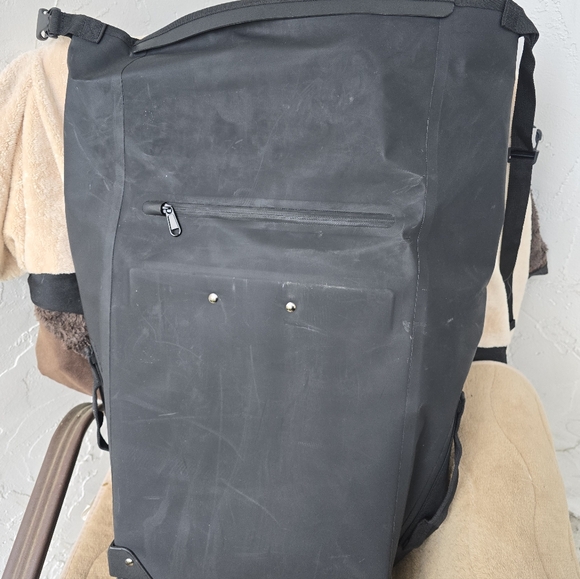 Premium Spartan Black Rollie Waterproof Luggage - Picture 5 of 7